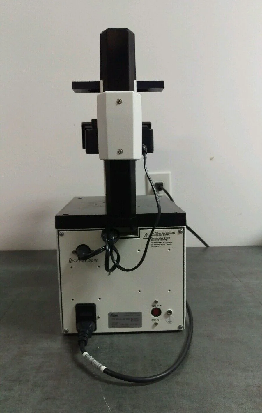 Leica Leitz Microscope DM IL Inverted with Phase Contrast and Trinocular Head - Image 3
