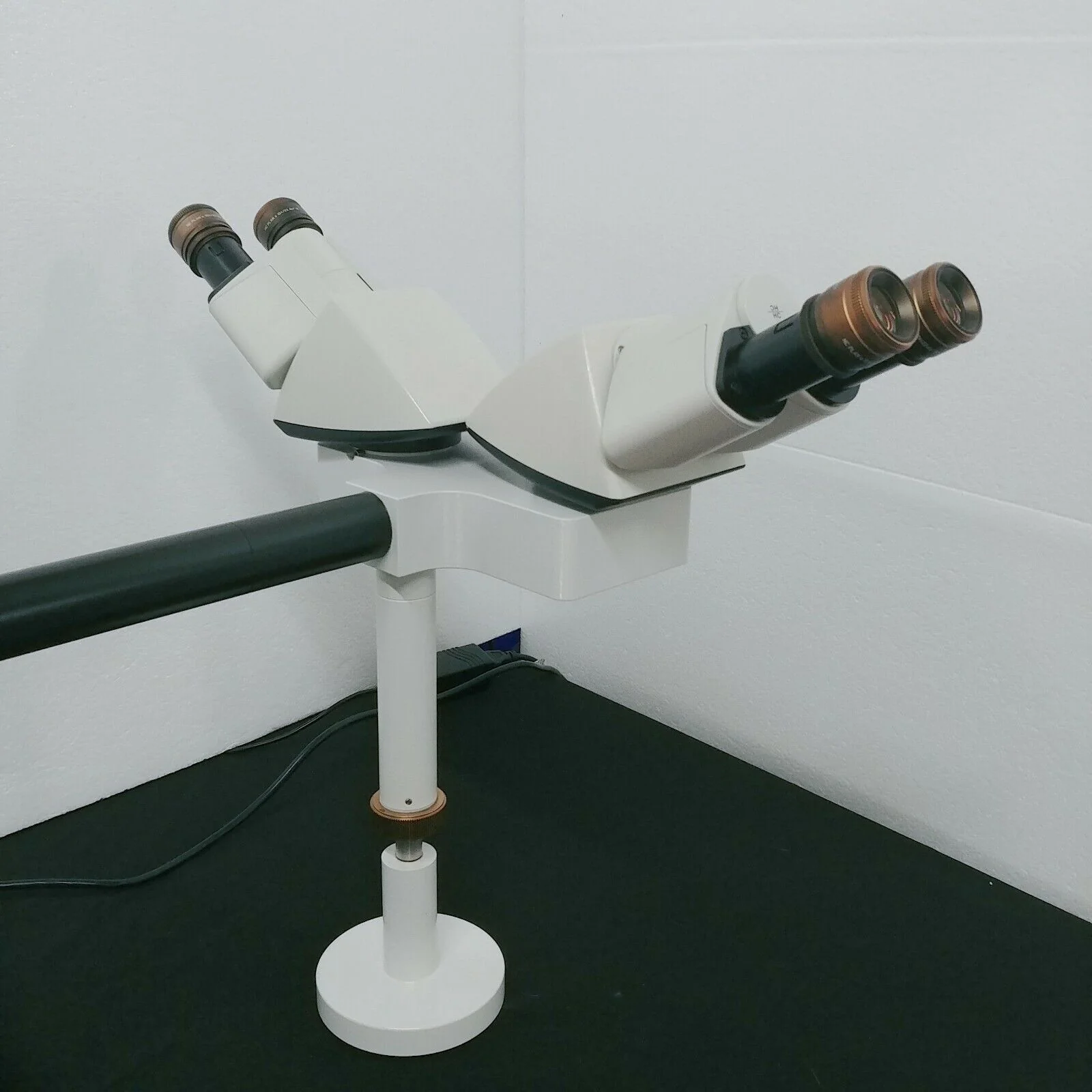 Leica Microscope DM2500 Multihead 5 Headed Teaching System - Image 4