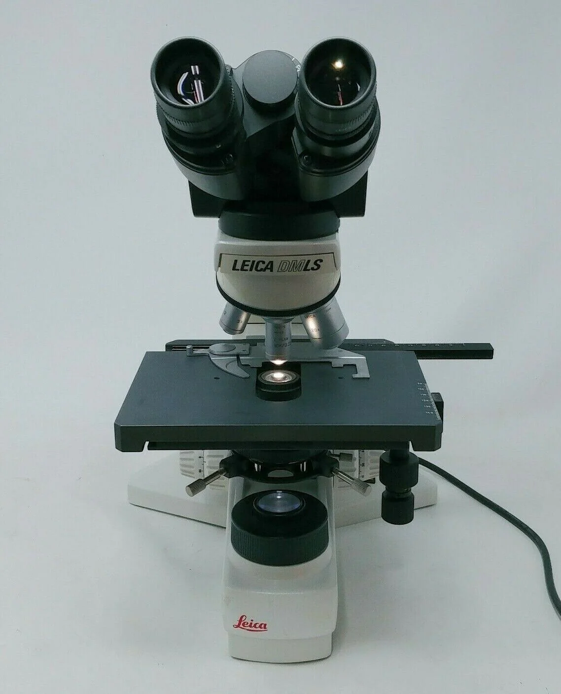 Leica Microscope DMLS with 5x 10x 20x 40x Objectives - Image 3