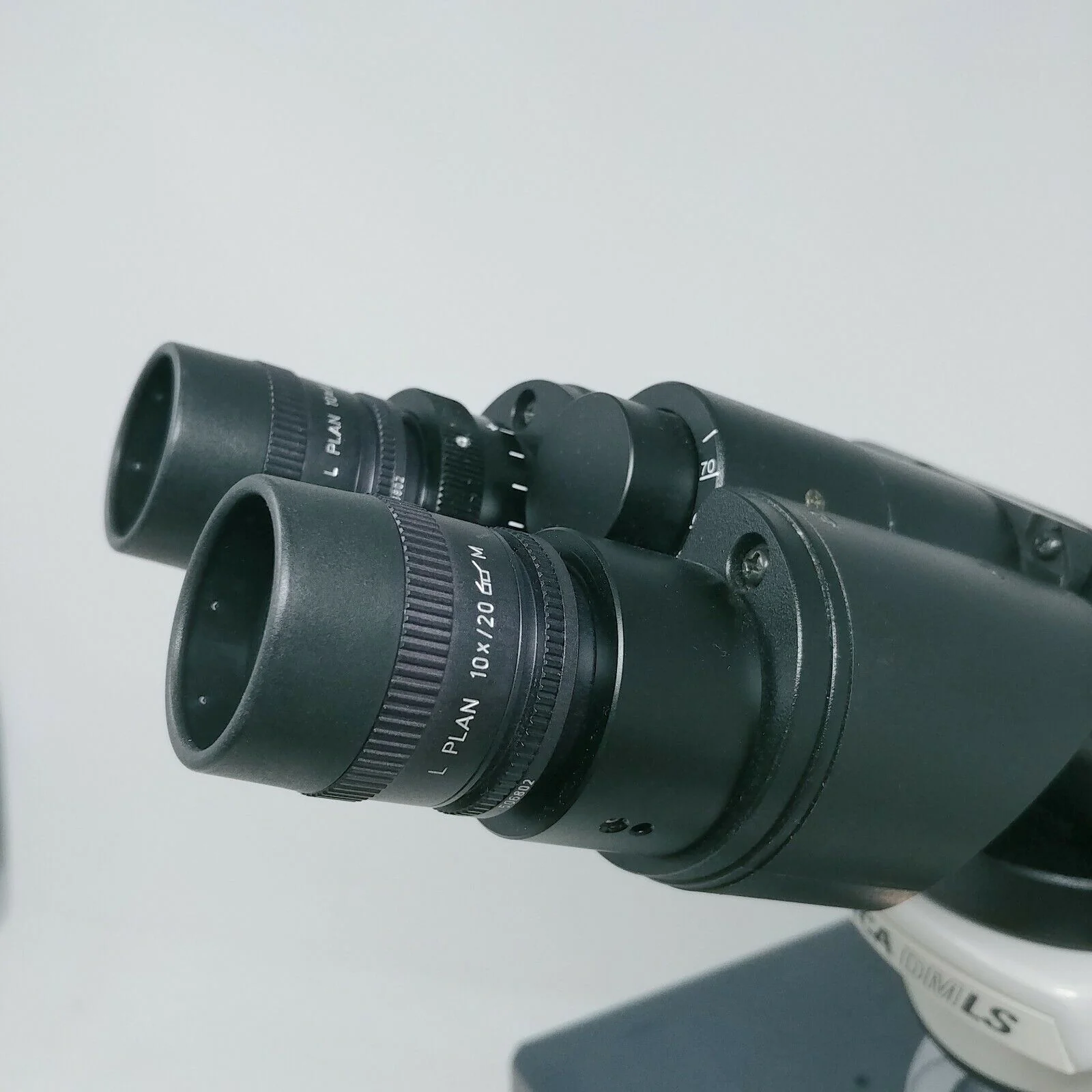 Leica Microscope DMLS with 5x 10x 20x 40x Objectives - Image 5