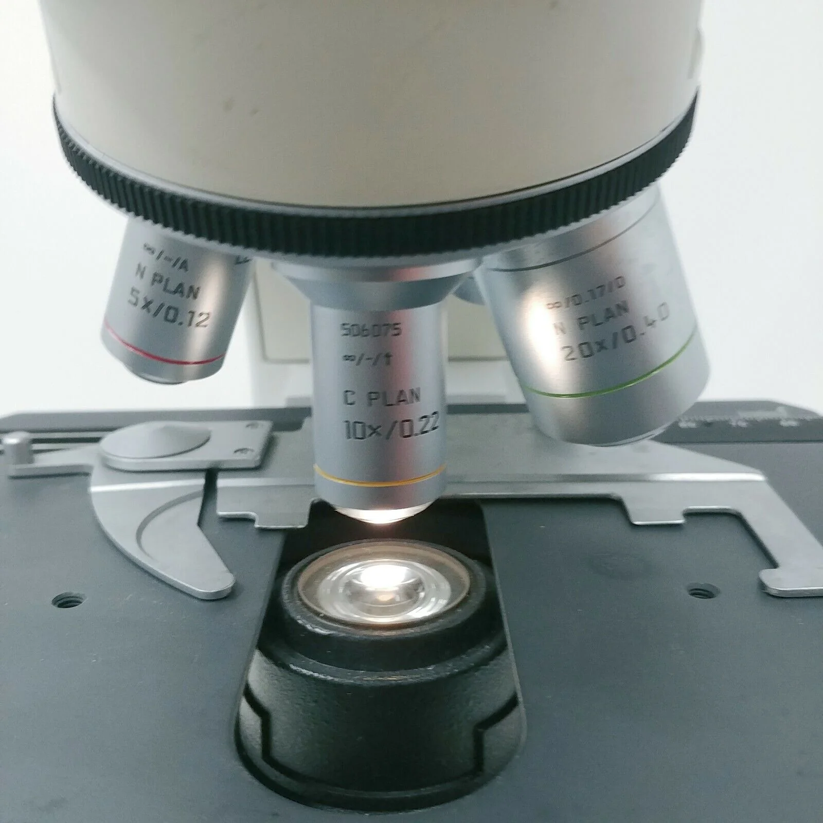 Leica Microscope DMLS with 5x 10x 20x 40x Objectives - Image 6