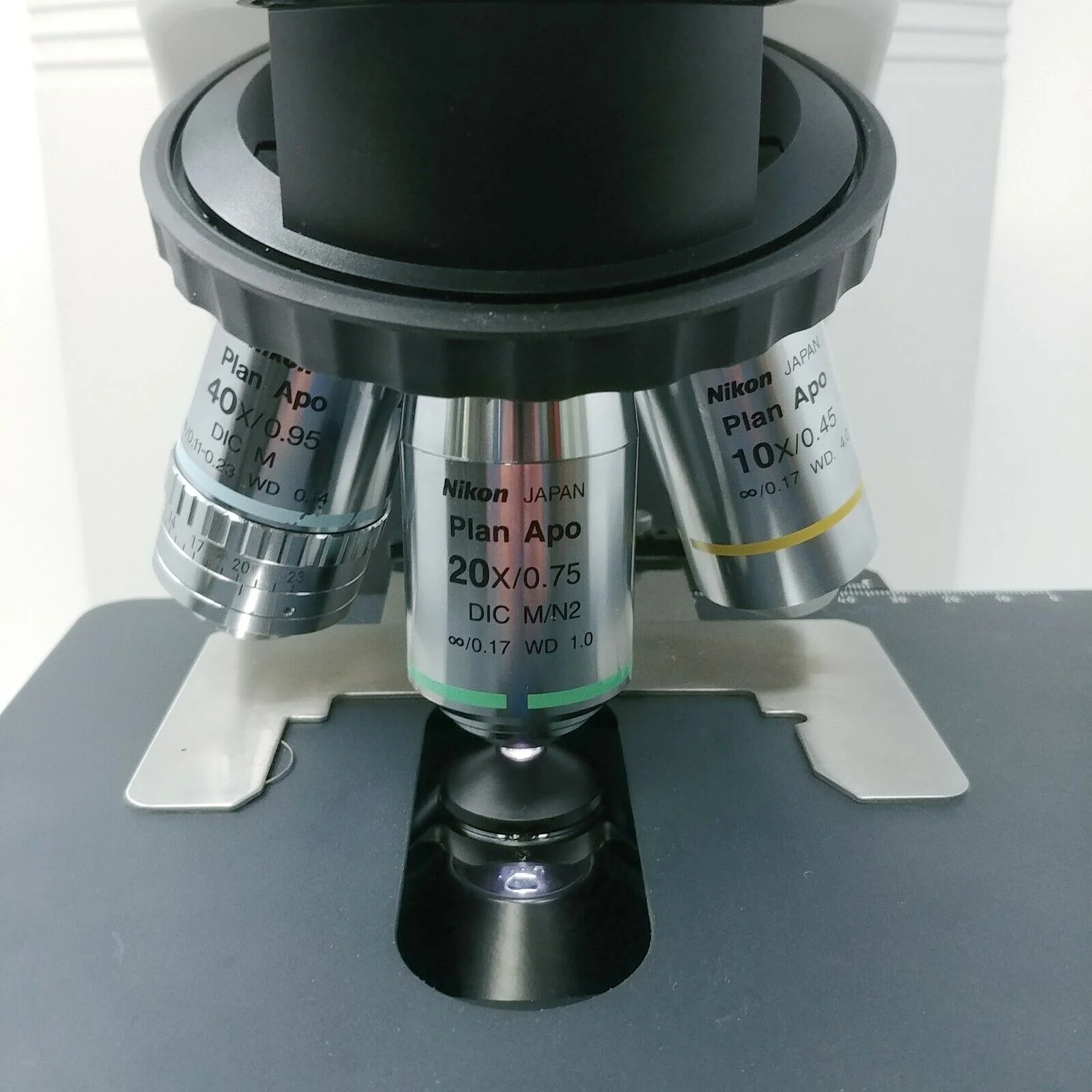 Nikon Microscope Eclipse 80i with 2x and Apo Objectives - Image 5