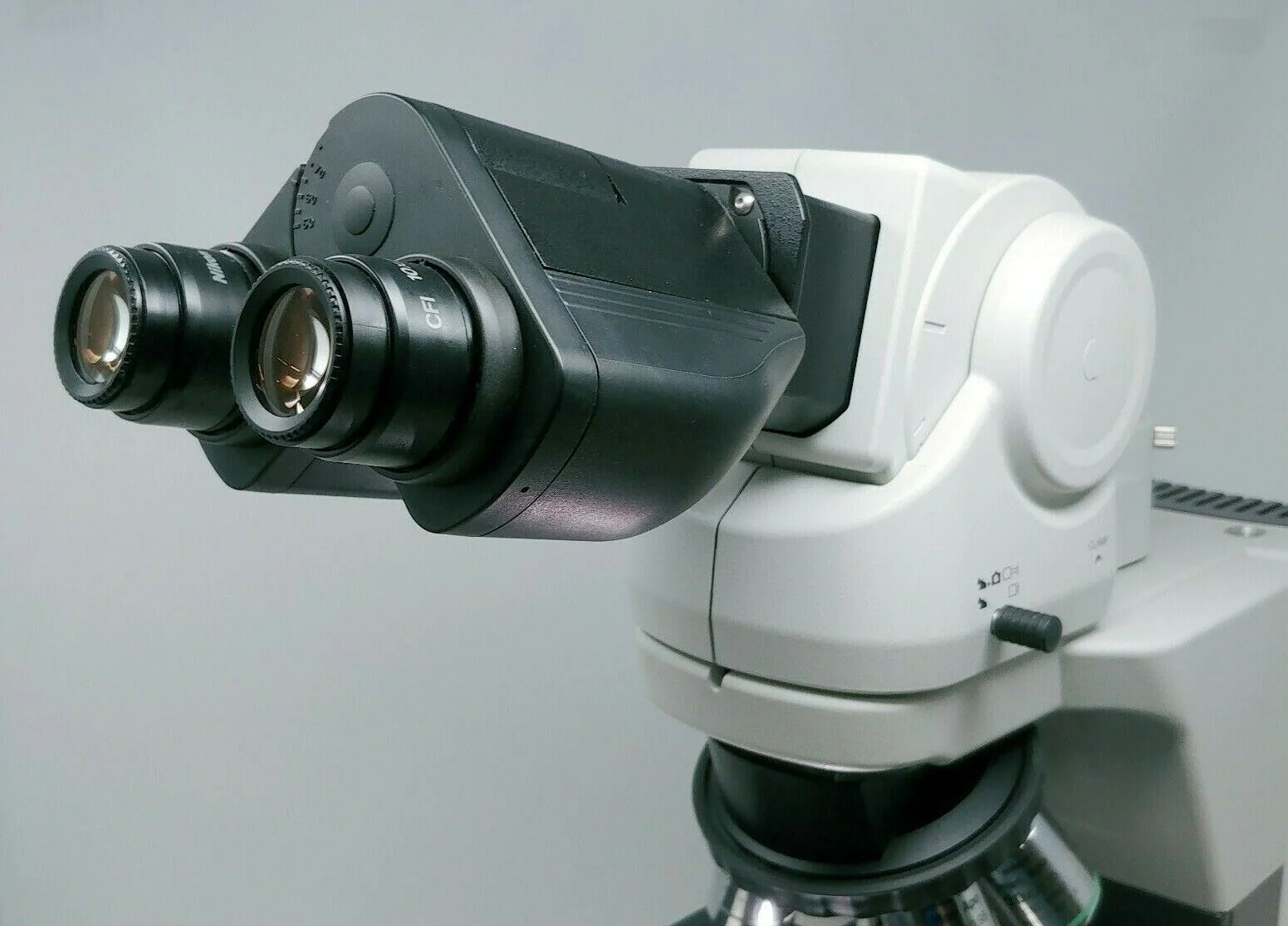 Nikon Microscope Eclipse 80i with 2x and Apo Objectives - Image 9