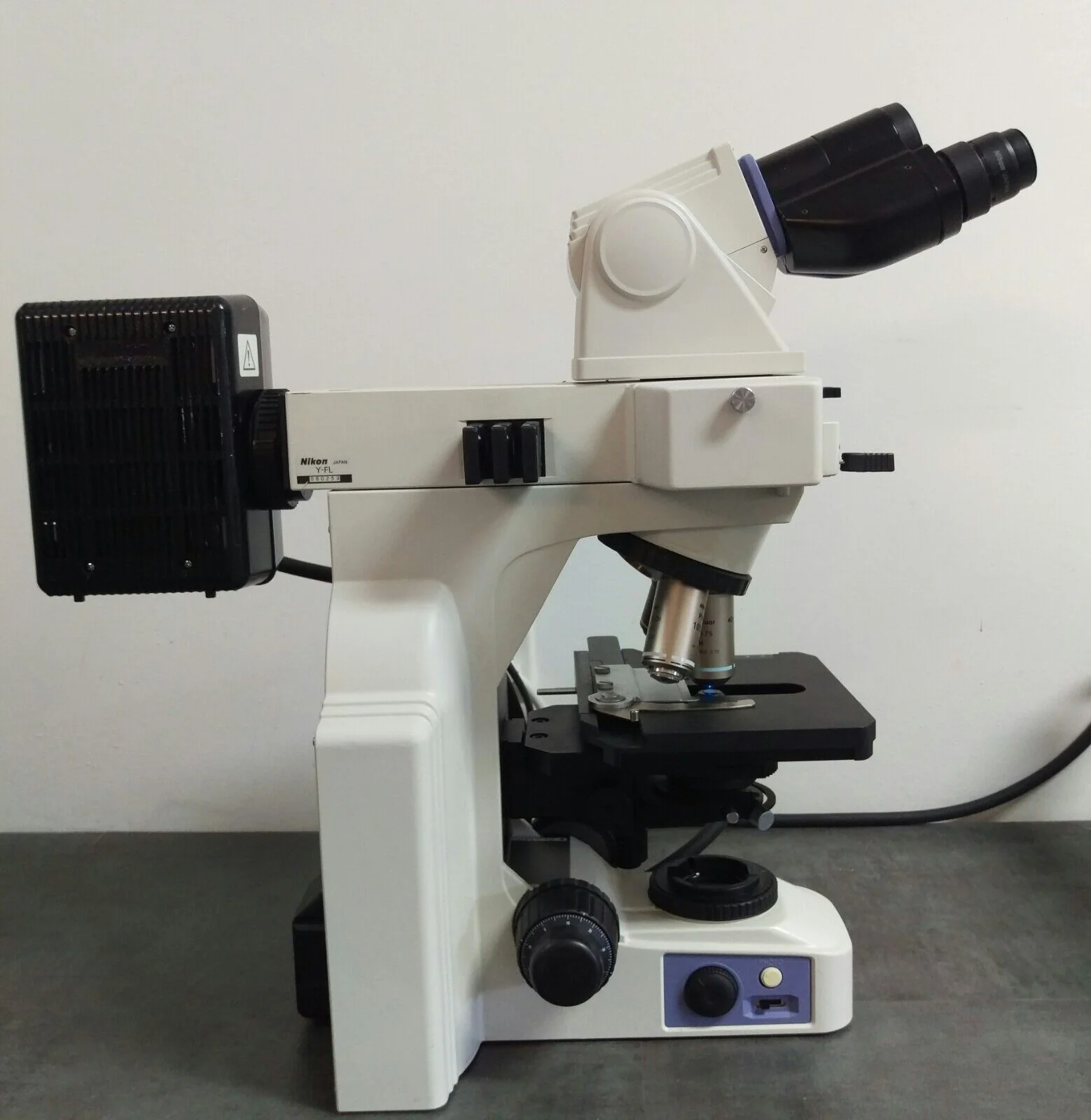 Nikon Microscope Eclipse E400 with Fluorescence - Image 3