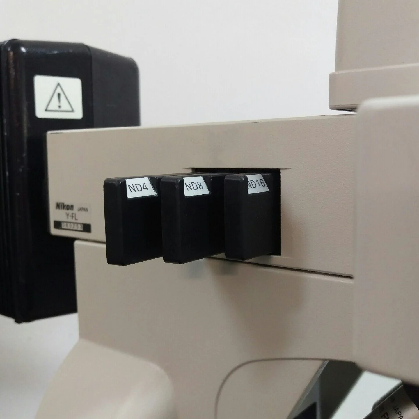 Nikon Microscope Eclipse E400 with Fluorescence - Image 7