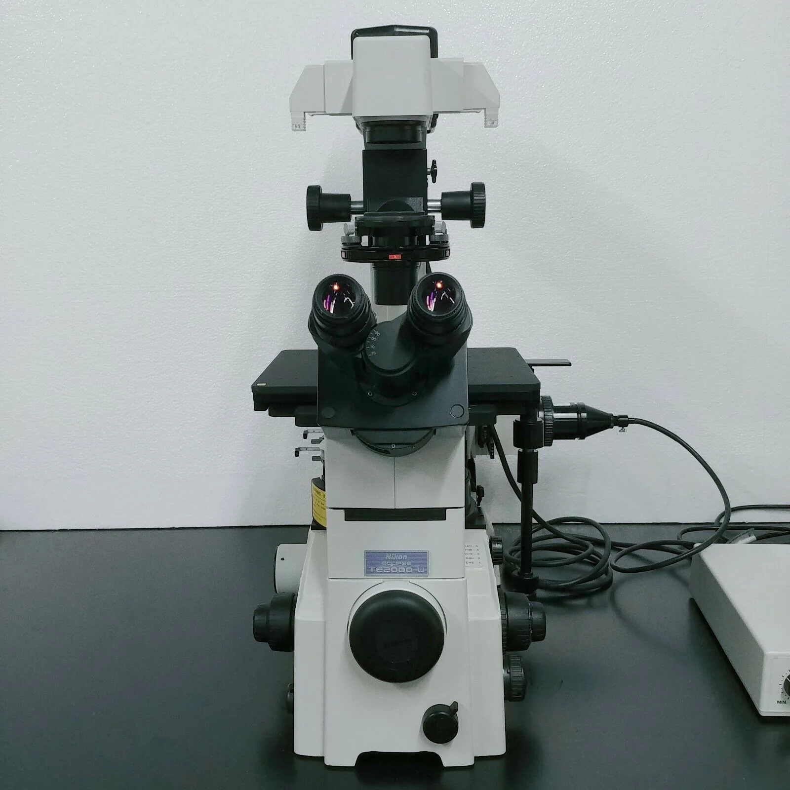 Nikon Microscope Eclipse TE2000-U w. Fluorescence, Phase Contrast & X-Cite Light - Image 3